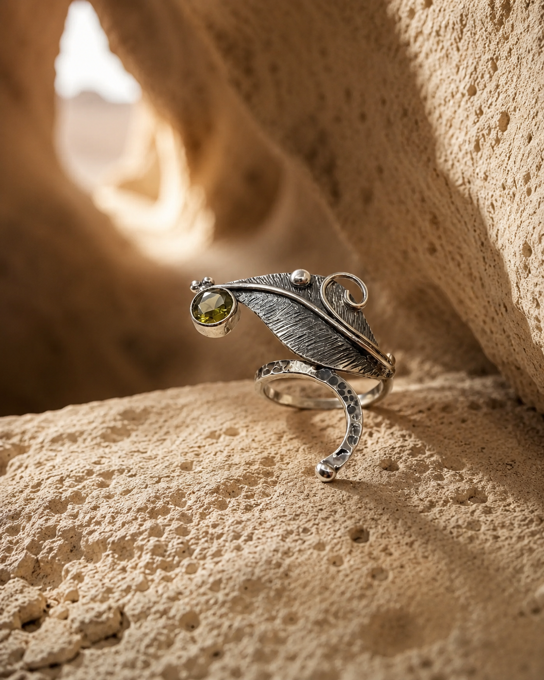 925 Sterling Silver Leaf Form Ring with Zultanite Stone — sterling-silver-zultanit-ring-cappadocia-style