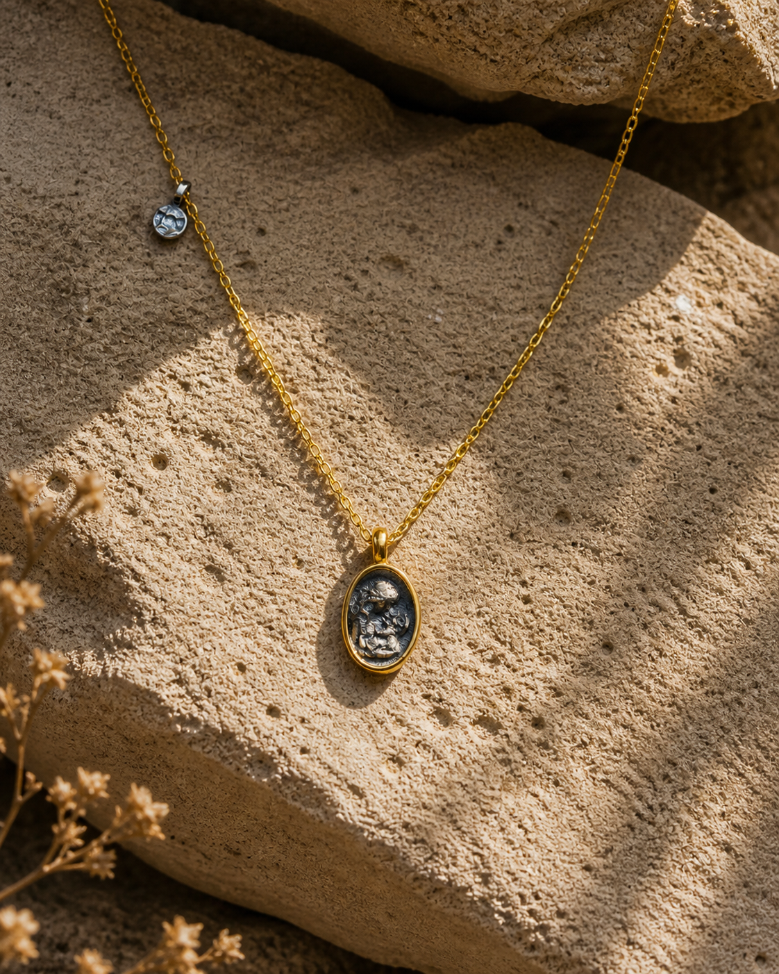 Antique Figure Motif Gold Plated Silver Necklace — Necklaces — Görsel 1