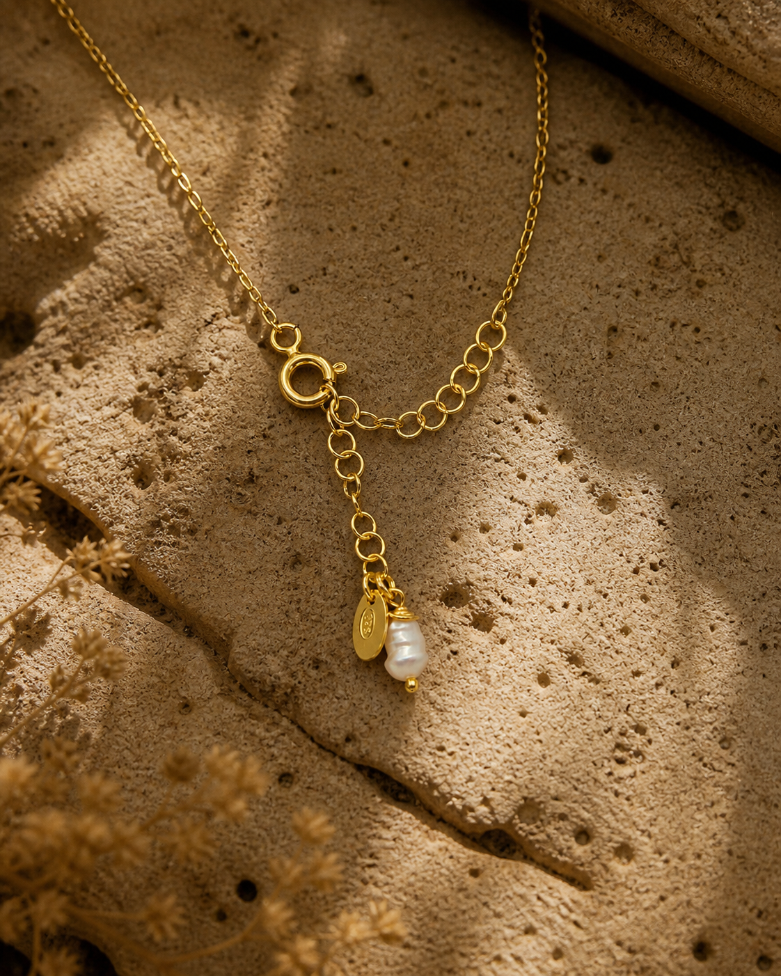 Mother-of-Pearl Effect Necklace with Red Stone Detail — ChatGPT Image 4 May 2026 22_43_33