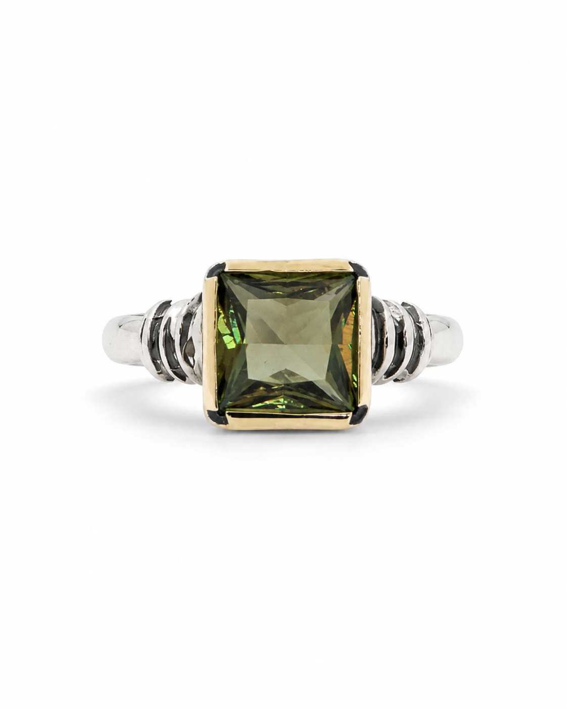 Minimal 925 Sterling Silver Ring with Square Zultanite Stone — ChatGPT Image 3 Haz 2026 16_50_22