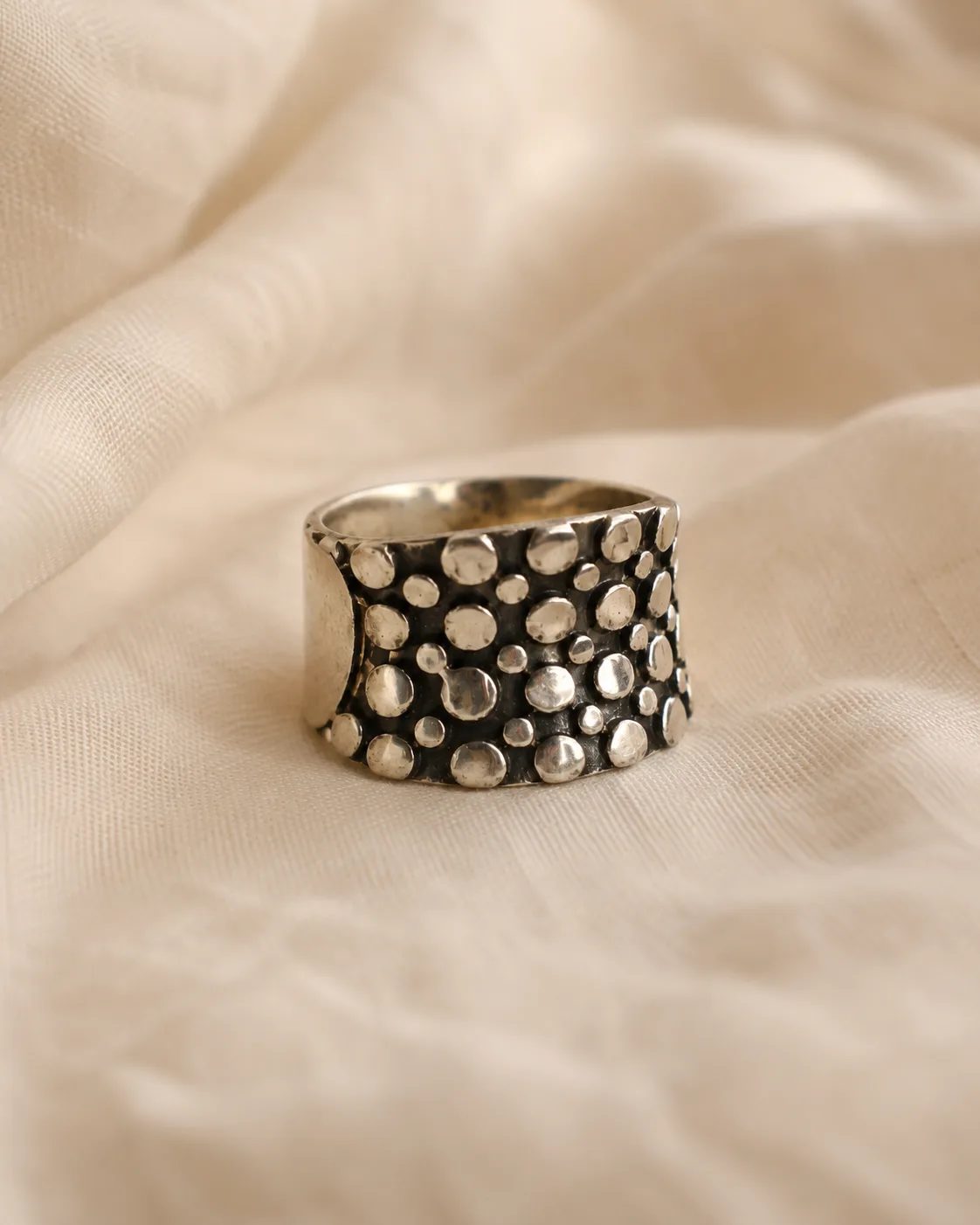 Pebble Dot Silver Band Ring with Concave Profile