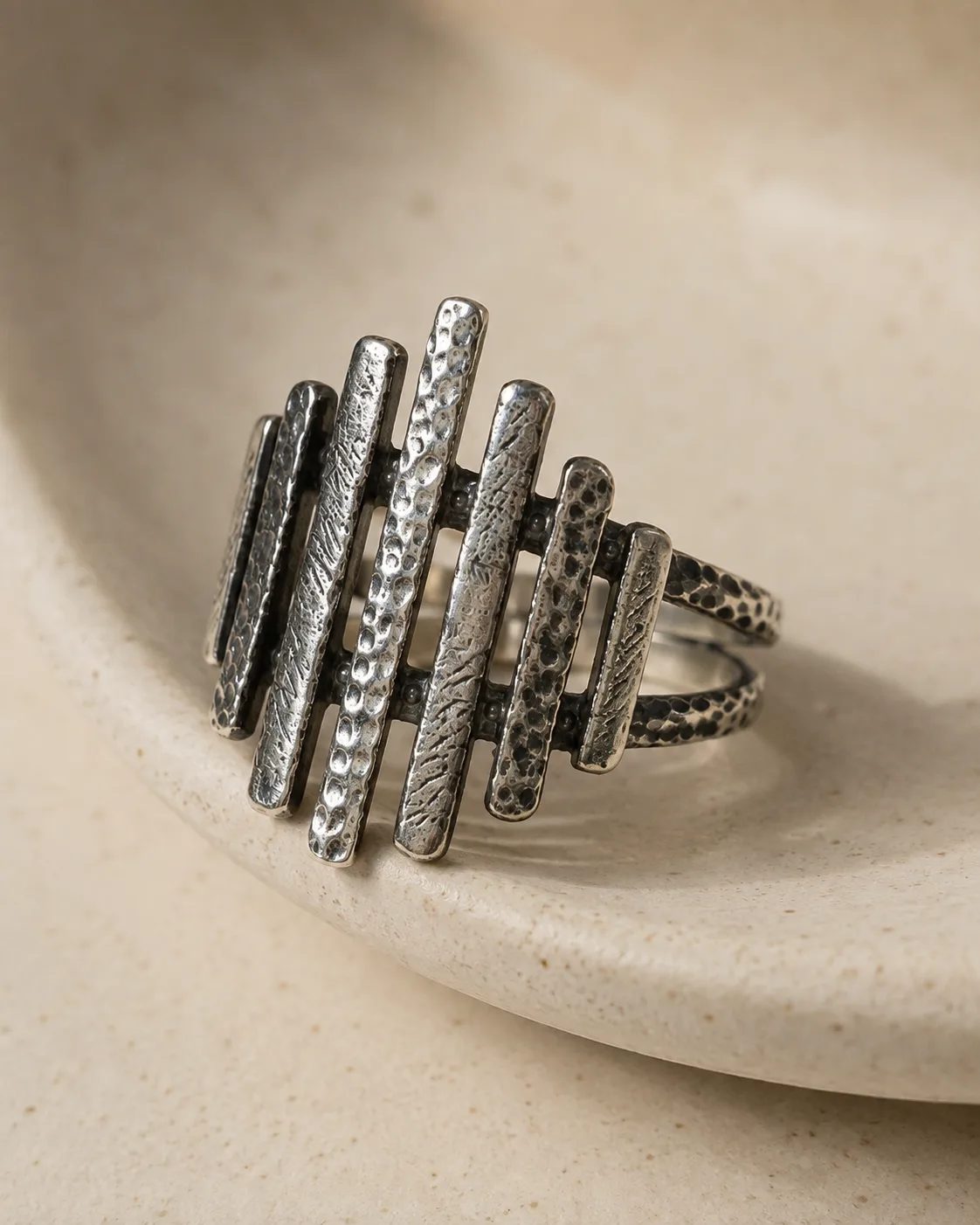 Graduated Silver Bar Ring with Split Double Band