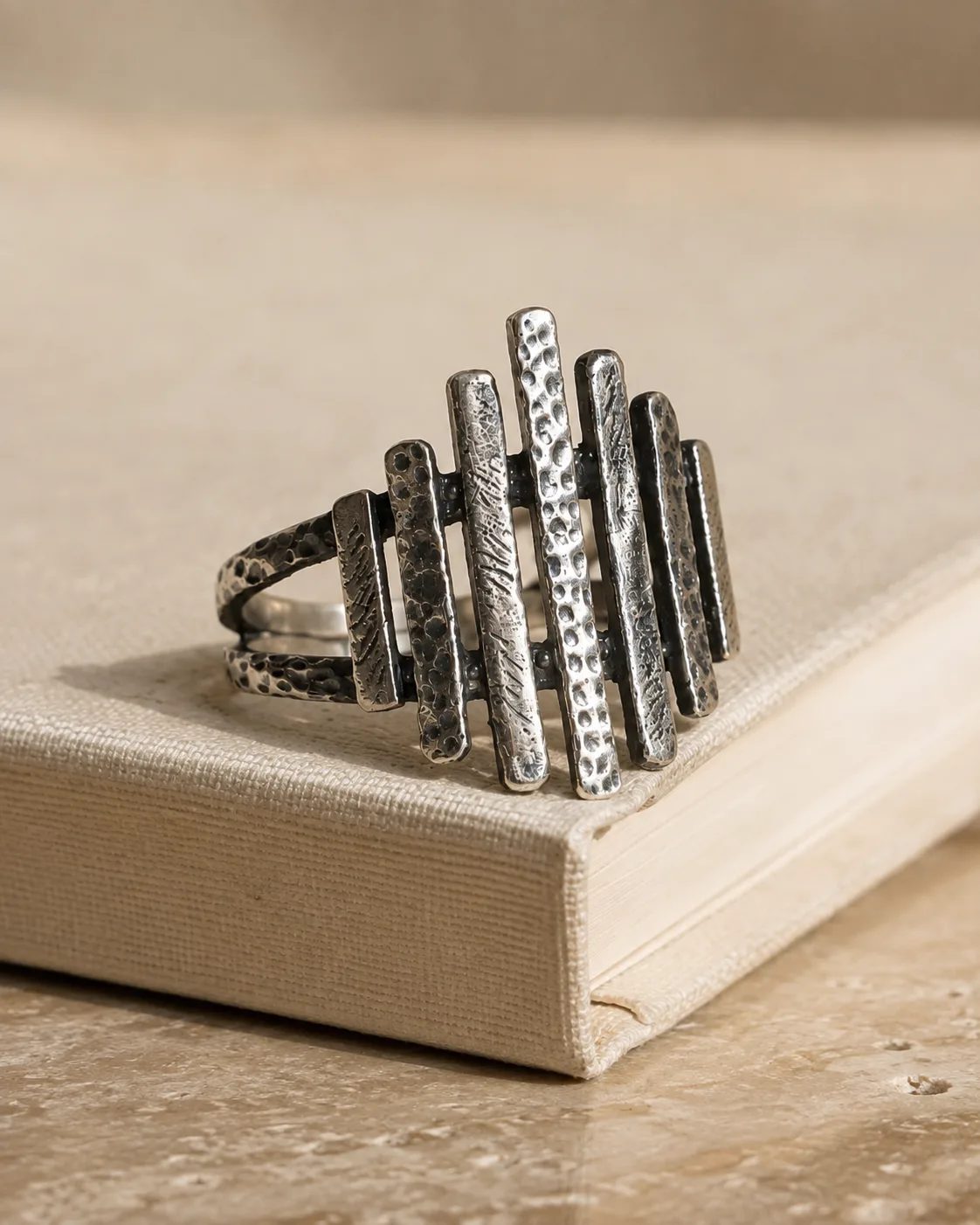 Graduated Silver Bar Ring with Split Double Band