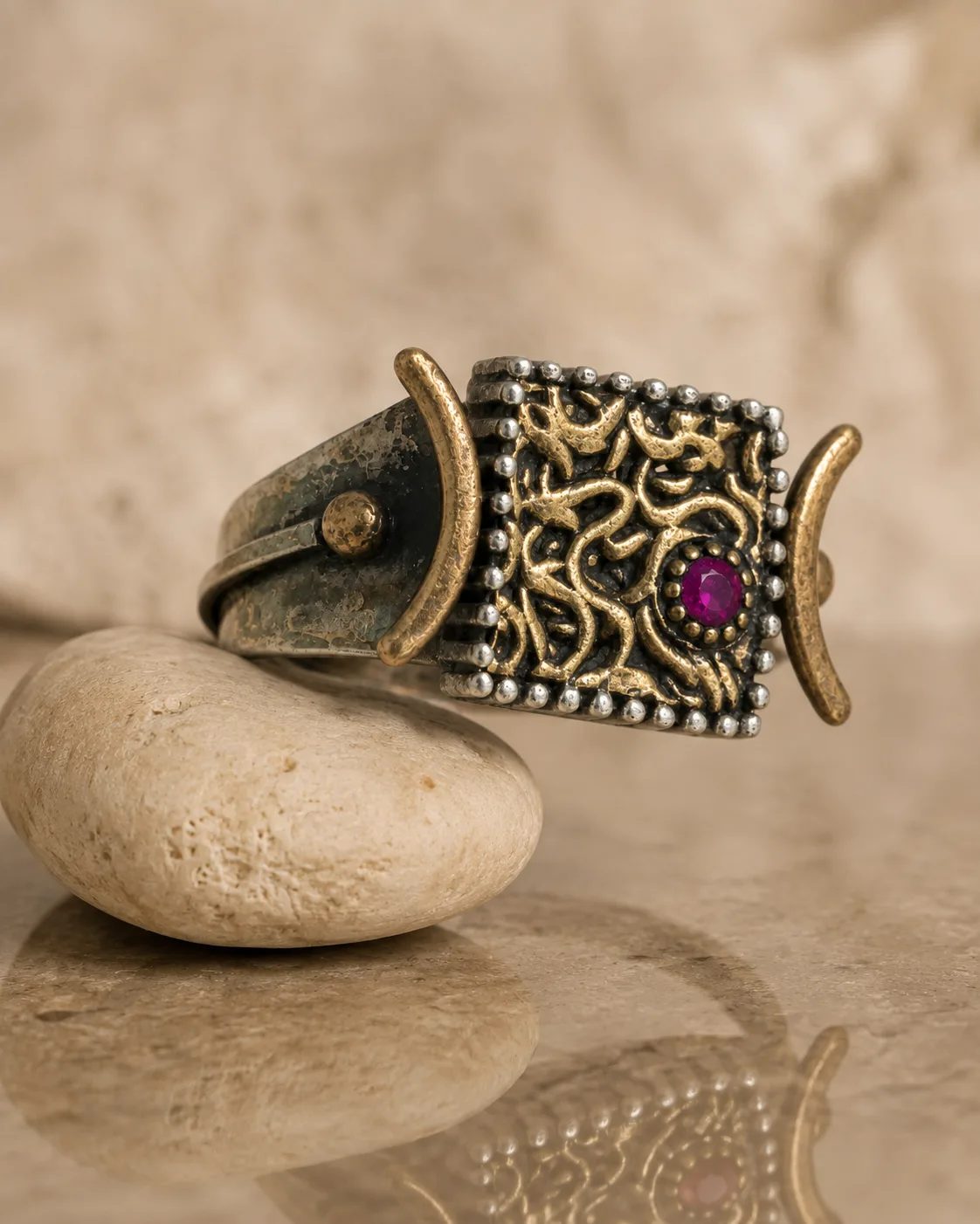 Arabesque Plaque Ring with Magenta Stone